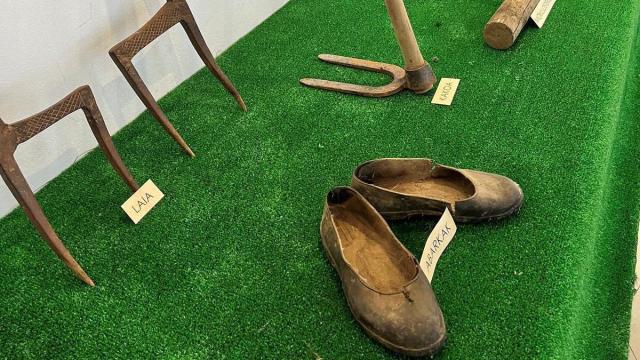 La exposición con piezas del baserri se podrá ver hasta el 29 de octubre en Torrezabal