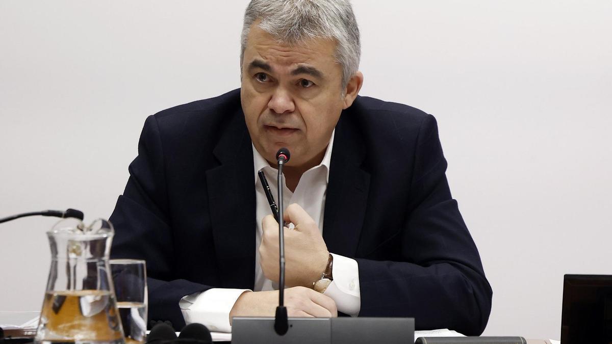 El exsecretario de Organización del PSOE Santos Cerdán comparece en la comisión de investigación del Parlamento de Navarra