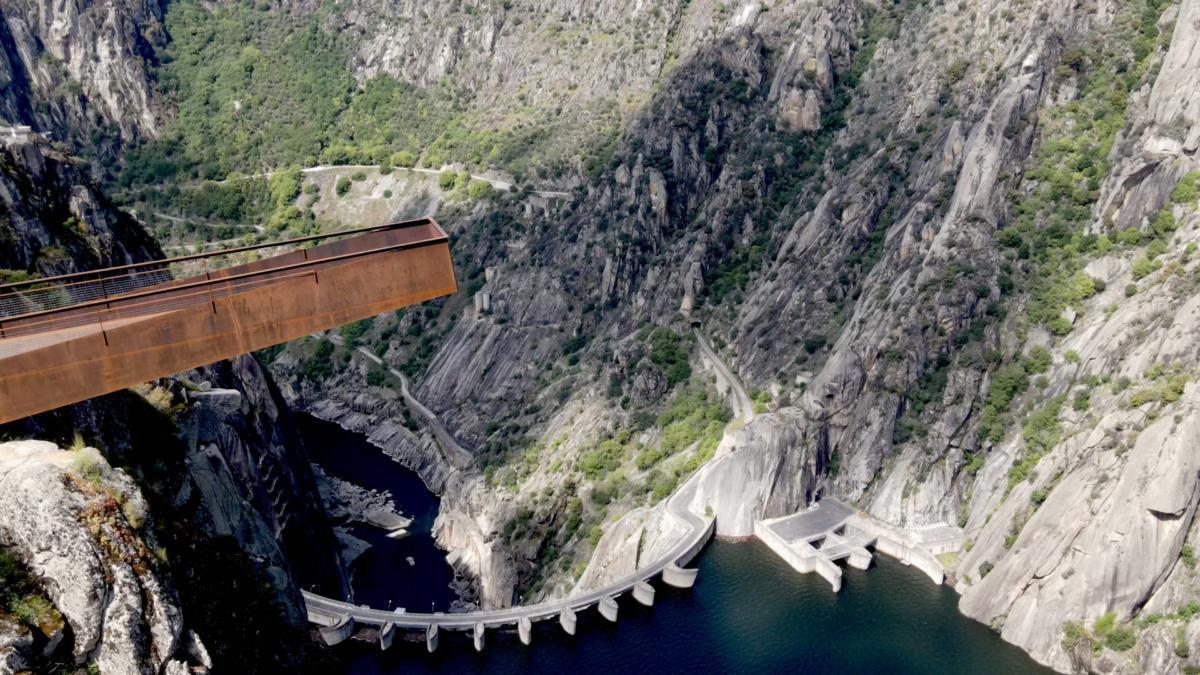 El mirador tiene una longitud de 12,8 metros.