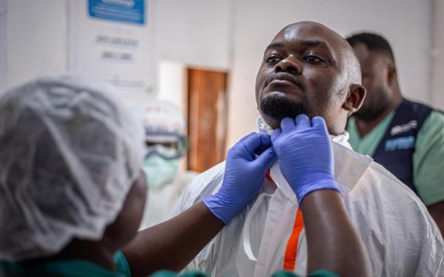El brote de ébola se declaró en mayo en Uganda.