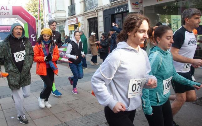 En imágenes: Carrera solidaria por la infancia refugiada en Vitoria