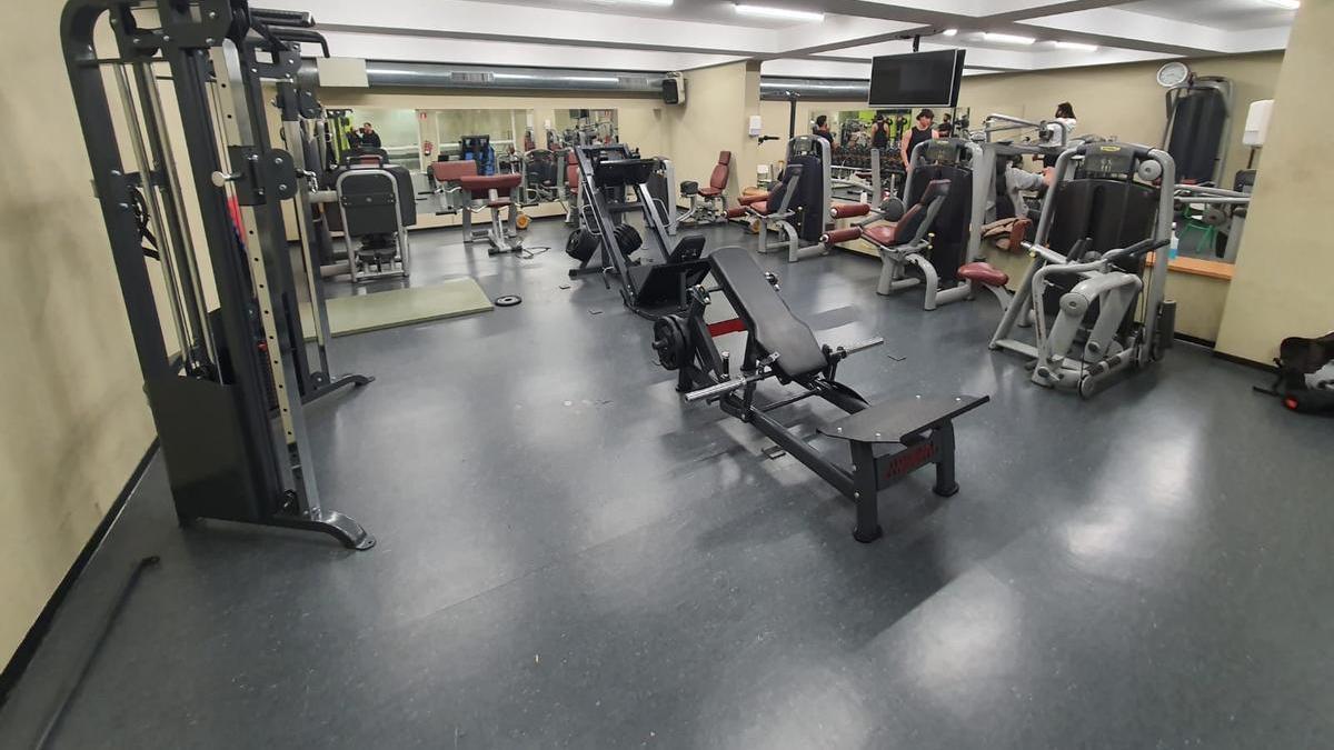 Vista de las instalaciones de la sala de musculación del polideportivo de Deba