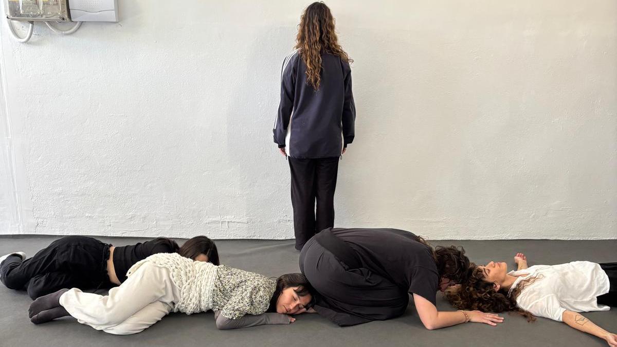 Foto del laboratorio 'Pieles otras' celebrado recientemente en Donostia de la mano de Izaro Ieregi y Ageda Blasco.