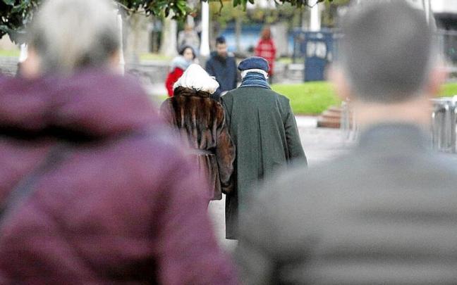 Un estudio becado por Emakunde pone de manifiesto que una de cada cuatro mujeres mayores ha sufrido violencia de género a lo largo de su vida. | FOTO: BORJA GUERRERO