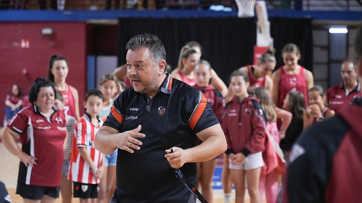 Lucas Fernández ha puesto fin a su exitoso paso por Gernika. / JOSÉ MARI MARTIÍNEZ