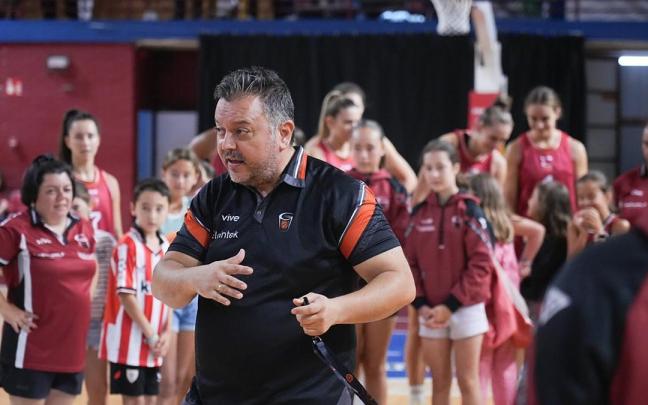 Lucas Fernández ha puesto fin a su exitoso paso por Gernika. / JOSÉ MARI MARTIÍNEZ
