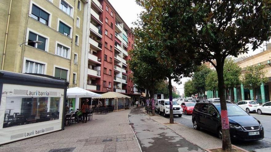 Terrazas hosteleras en la Avenida Zumalakarregi en Laudio