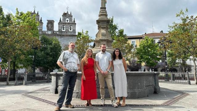 El alcalde de Orduña, Iker Santocildes, con el resto del equipo de gobierno