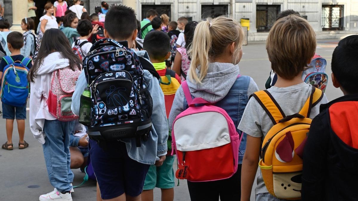 Euskadi fue la comunidad autónoma con un mayor gasto por habitante en Educación en 2022, con 1.426 euros. En la imagen, varios niños al inicio del curso escolar.