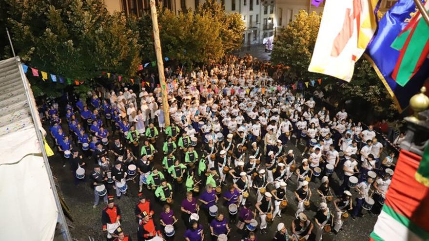 A su llegada a la Plaza, ambas comitivas se juntarán para protagonizar el alarde final.