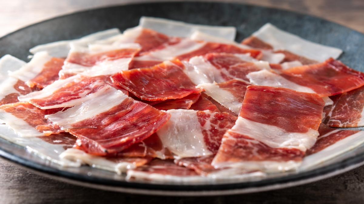 Un plato de jamón que no va poder viajar al Reino Unido.