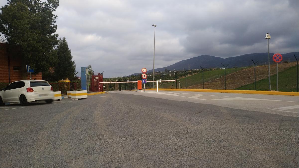Entrada de vehículos de la cárcel de Alhaurín de la Torre (Málaga).