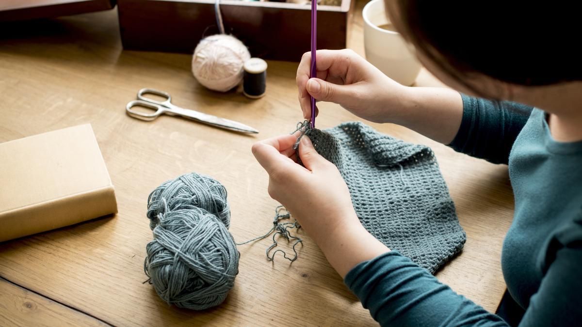 Tejer, coser... sirven para relajarse y desconectar.
