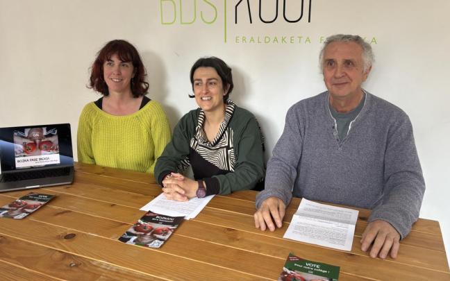 Maddi Lekuona (Maïa Permakulture), Oihana Galardi (Labore Txingudi) eta Philippe Legardinier (Hendaiakoop).