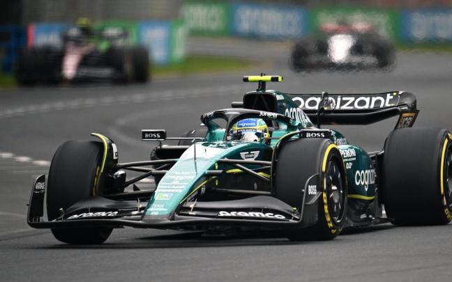 Fernando Alonso durante el entrenamiento libre del Gran Premio de Australia.