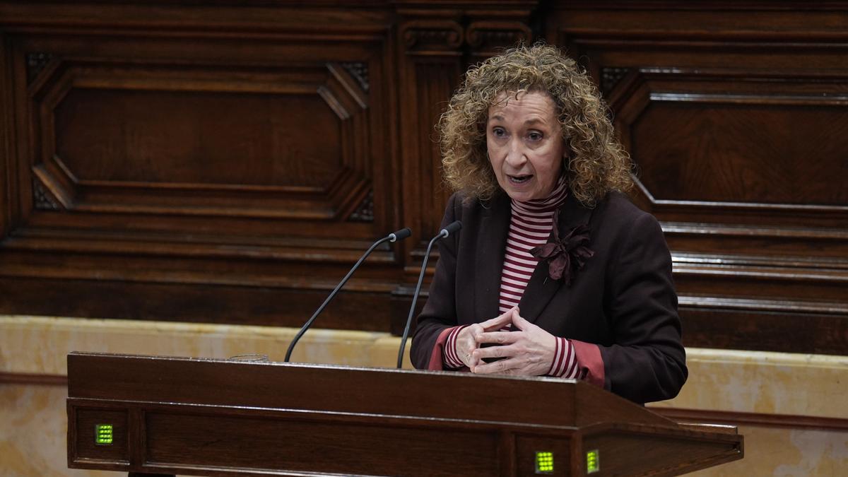 La portavoz de ERC en el Parlament, Ester Capella, en el pleno del Parlament.