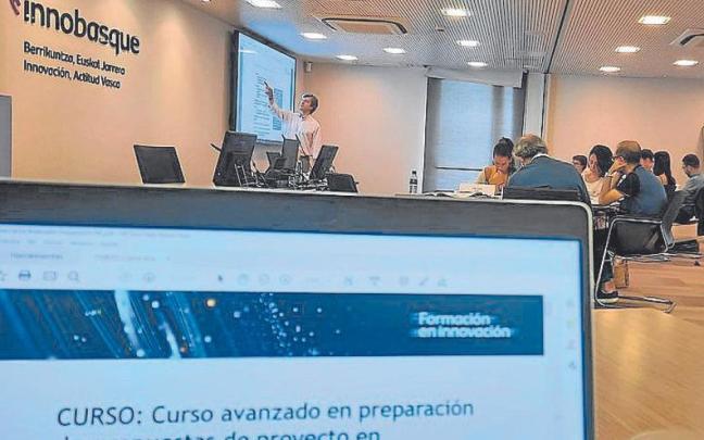 Innobasque refuerza el carácter práctico de su formación gratuita en innovación con 25 nuevos cursos en 2024.