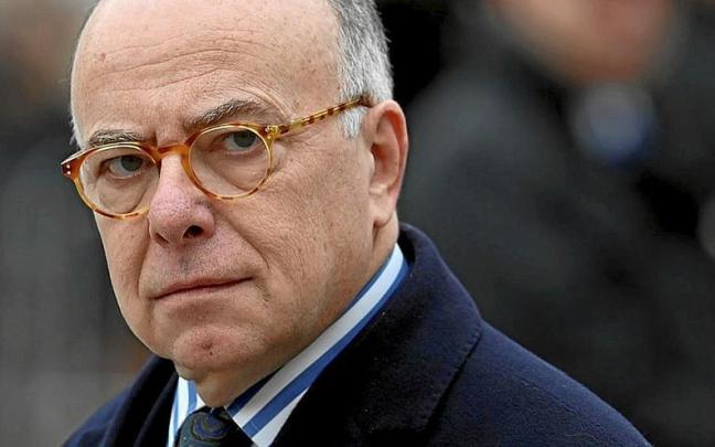 El exprimer ministro socialista Bernard Cazeneuve, uno de los nombres que más suenan