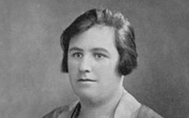 Retrato de Helen Duncan, la escocesa condenada por brujería en 1944. Retrato de Helen Duncan, la escocesa condenada por brujería en 1944.