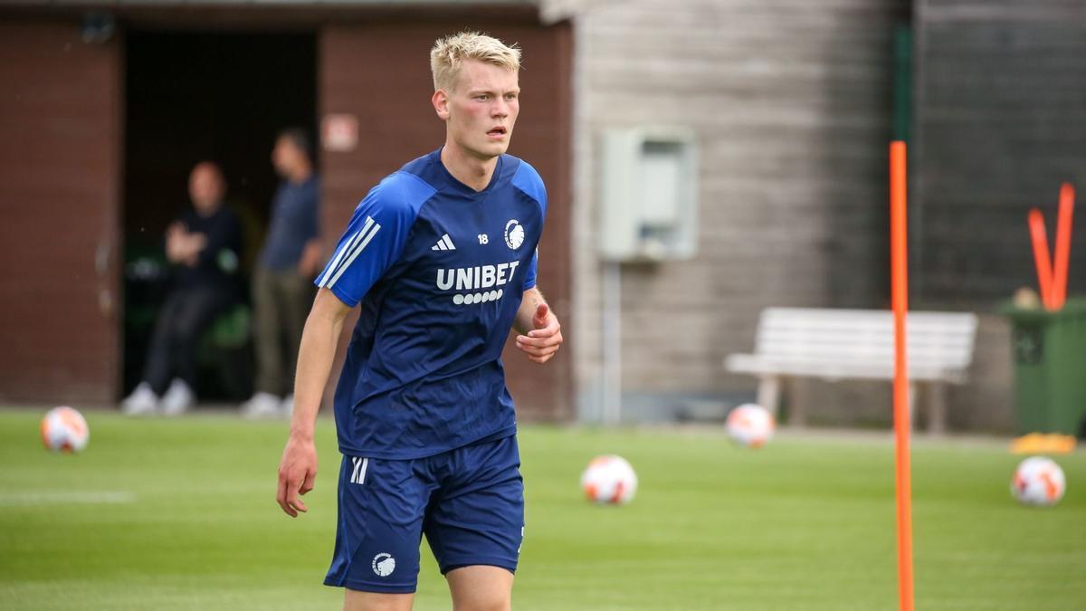 Orri Oskarsson, durante un entrenamiento con el Copenhague. FC COPENHAGUE