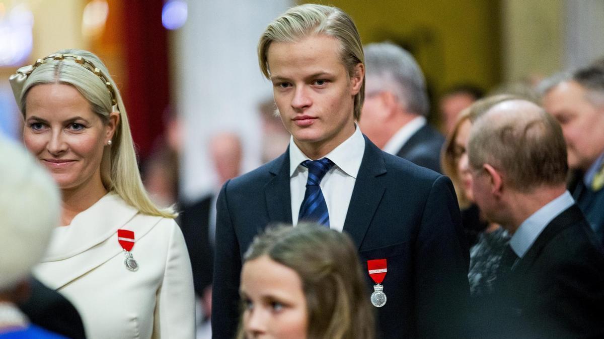 La princesa Mette-Marit de Noruega junto a su hijo, Marius Borg Hoiby, en una imagen de archivo.