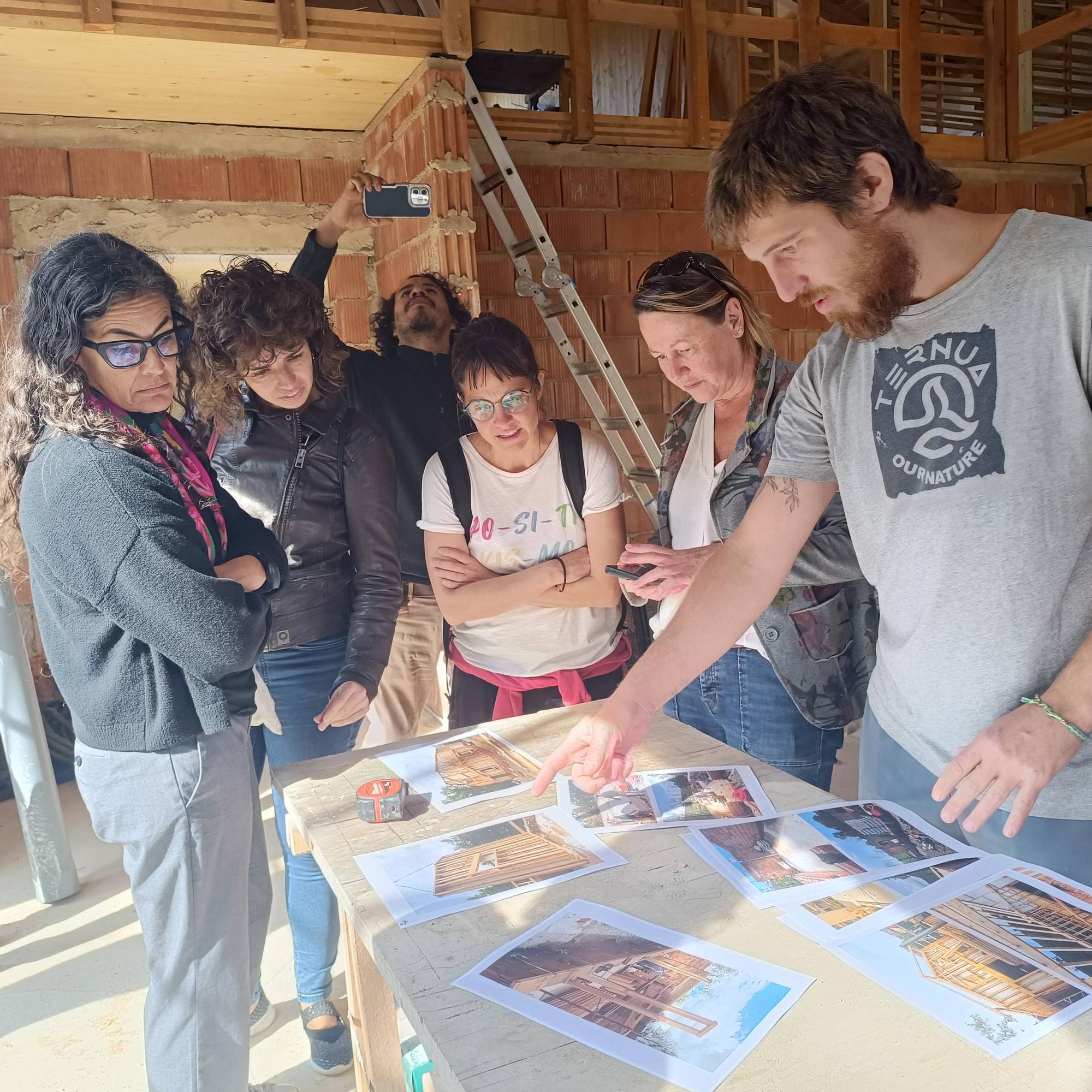Fernando se llevó una sorpresa al ver a gran cantidad de gente joven comprometida.