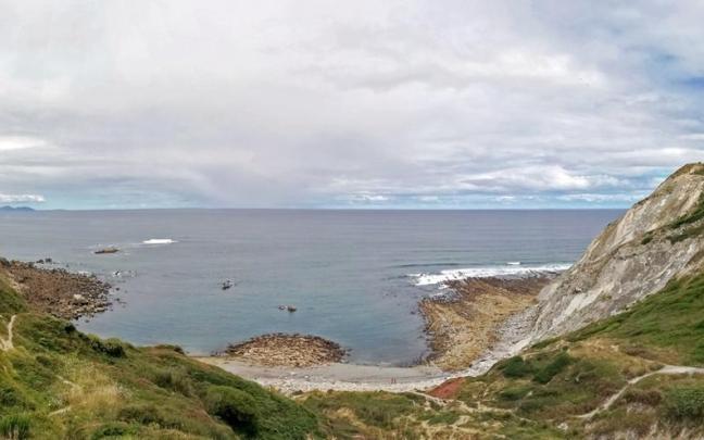 Los espectaculares acantilados de la costa de Barrika serán el escenario de la carrera.
