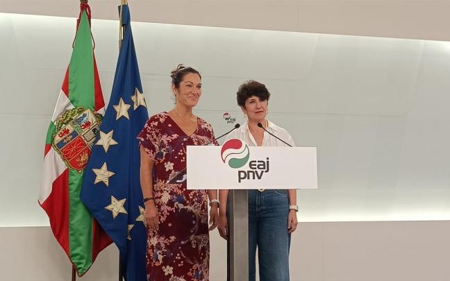 La eurodiputada del PNV, Oihane Agirregoitia, y la portavoz del Grupo Vasco en el Congreso, Maribel Vaquero.