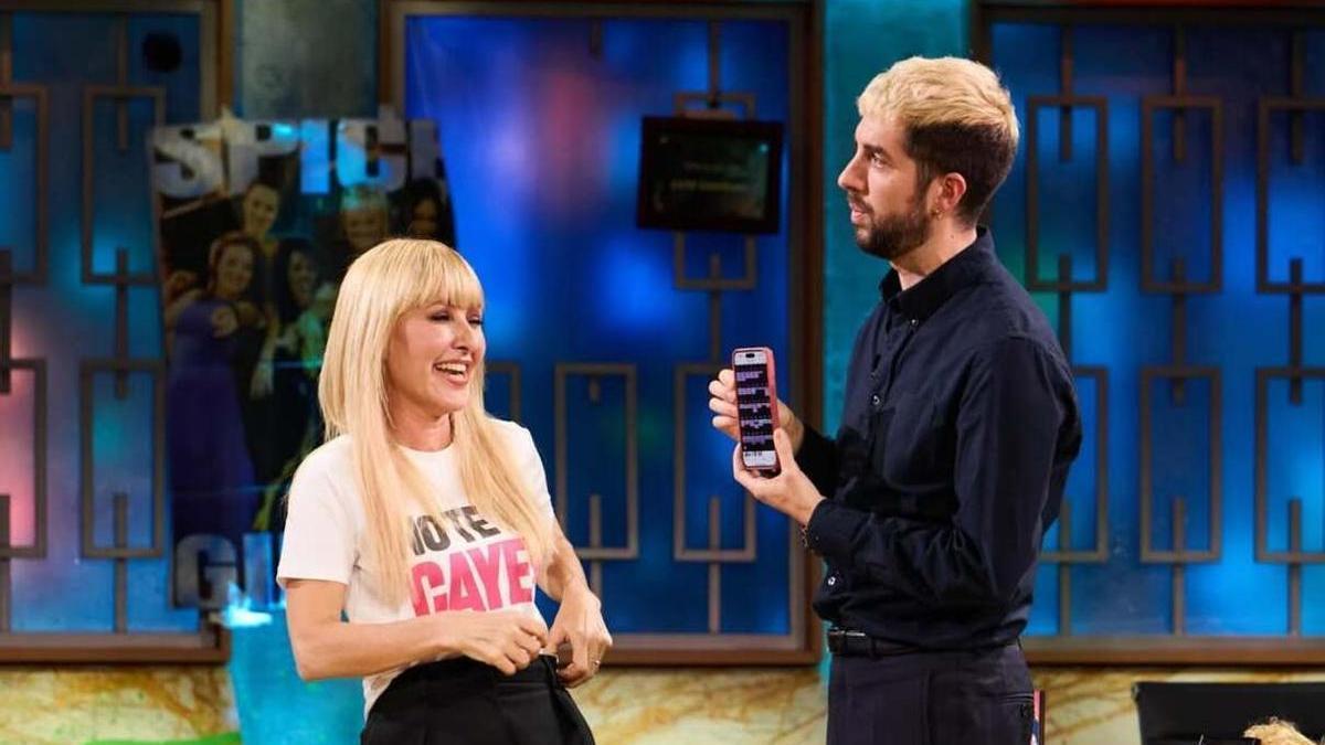 Cayetana Guillén Cuervo y David Broncano, ayer en 'La Revuelta'