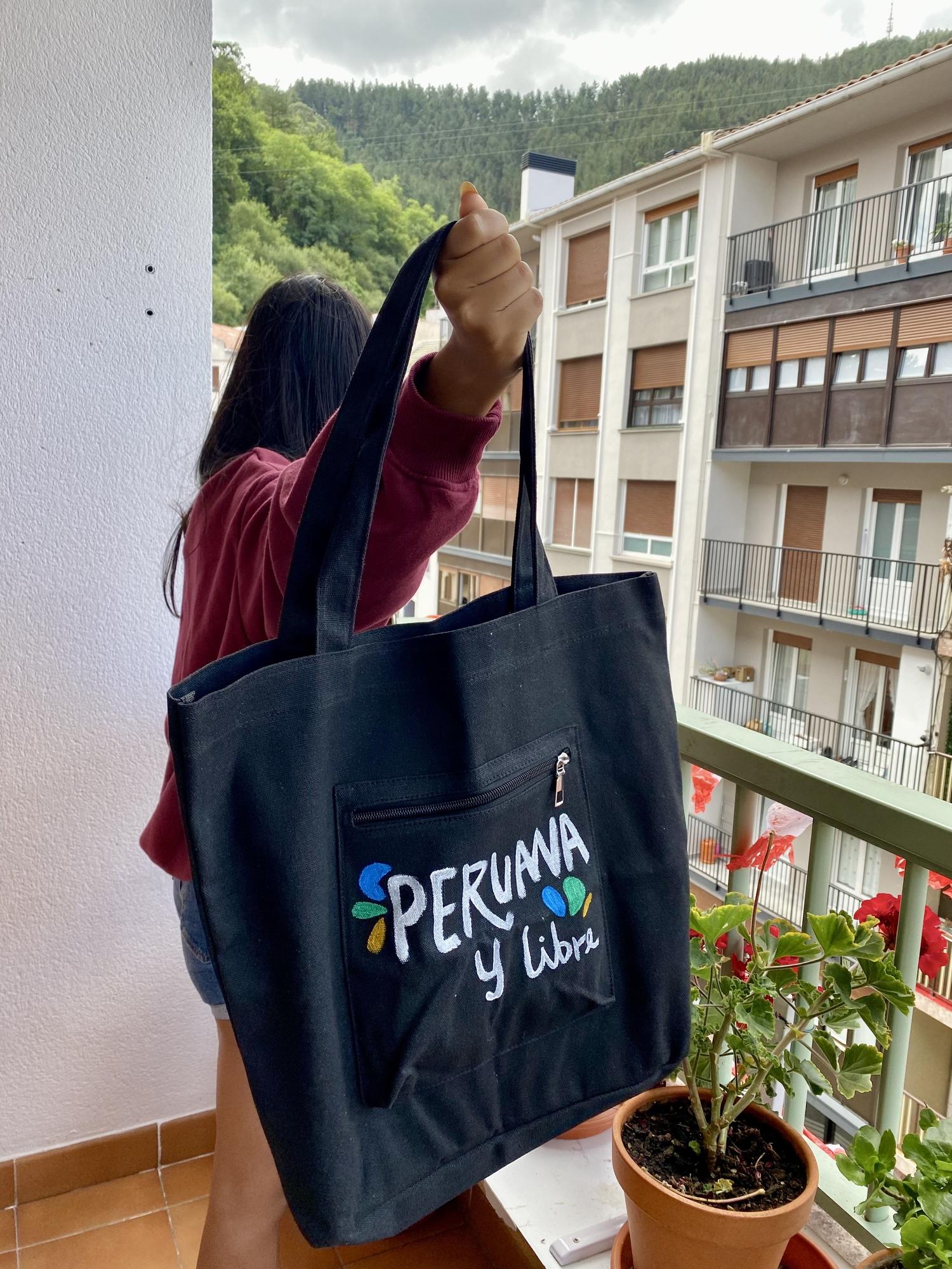 La joven ha montado una asesoría para ayudar a personas migrantes.