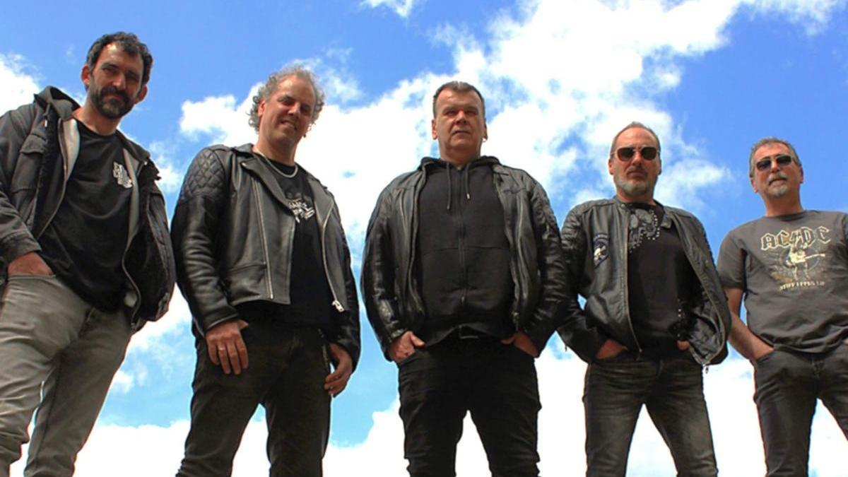 Iñigo Barrenetxea, Patxi Zabaleta, Jon Zabala, Jon Iturrino y Kristian Etxabe forman Ehun Kilo en la actualidad.