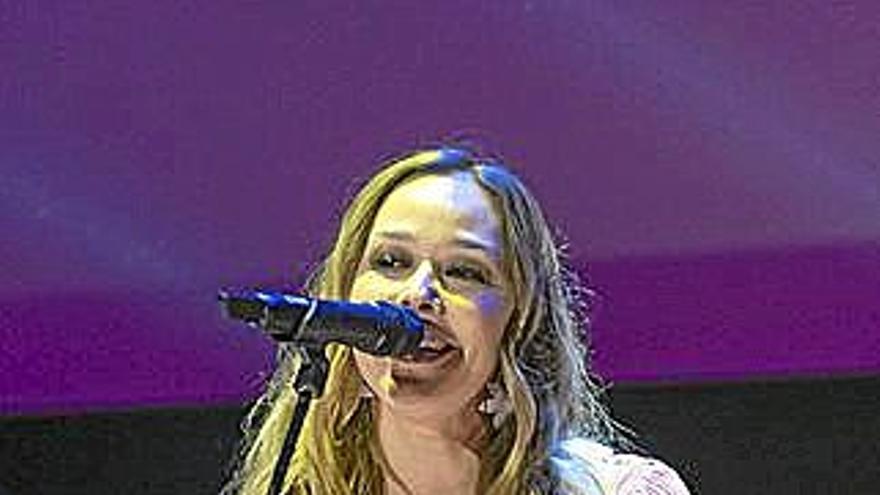 La cantante Beth.