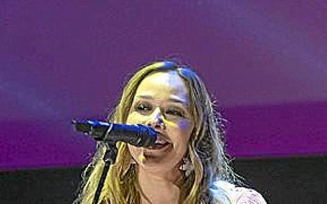 La cantante Beth.