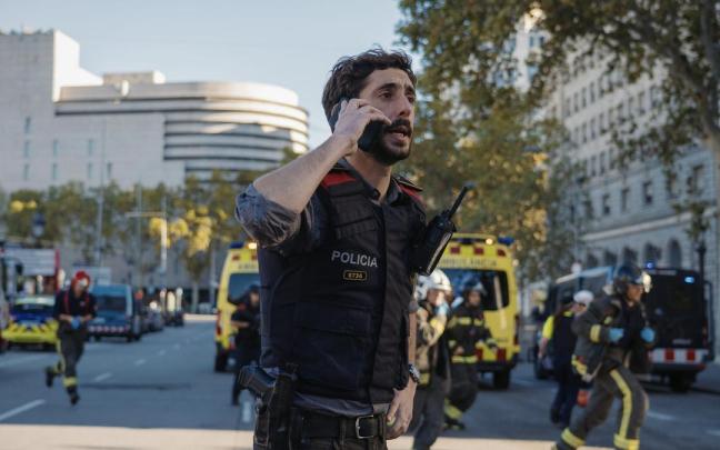 El operativo policial se activa tras el atentado de Las Ramblas en una escena de Cronos.