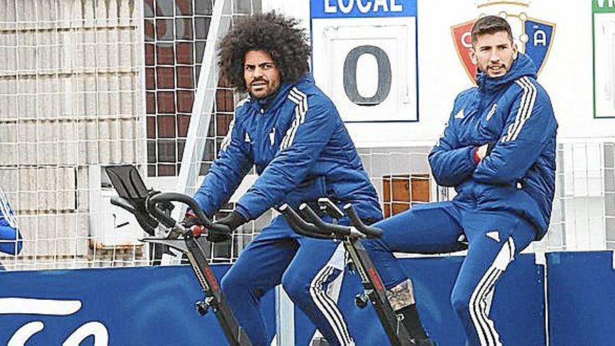 Aridane y David García, en la bicicleta, en el entrenamiento de Tajonar.