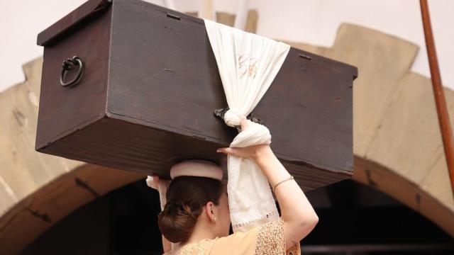 Kutxa que guarda las reliquias y los libros de cuentas de la cofradía