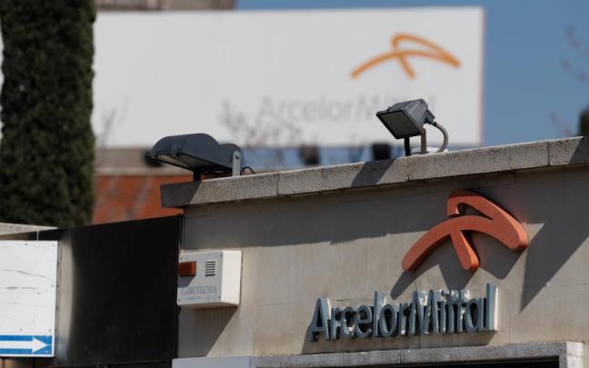 Entrada de la sede de ArcelorMittal.
