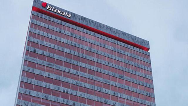 Las oficinas del edificio BAT B Accelerator Tower en el centro de Bilbao