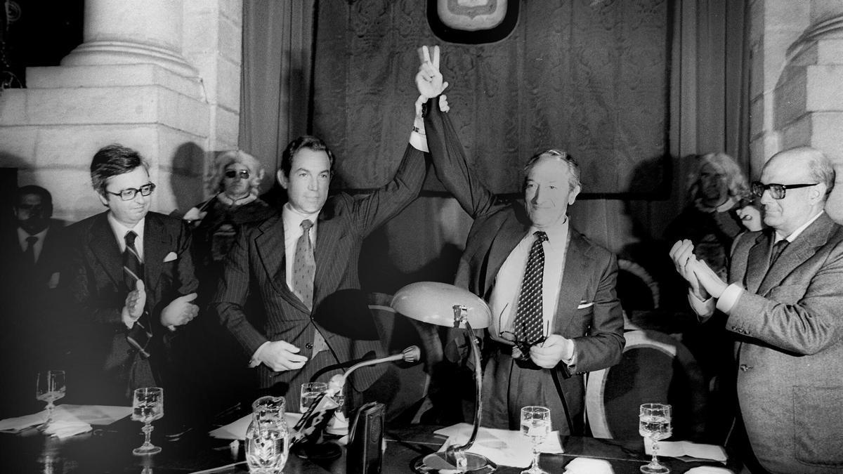 Traspaso de poderes de Ramón Rubial a Carlos Garaikoetxea como presidente del Consejo General Vasco, el 9 de junio de 1979.