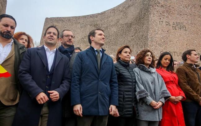 Representantes del PP, Vox y Cs en febrero de 2019 en una movilización contra Pedro Sánchez.