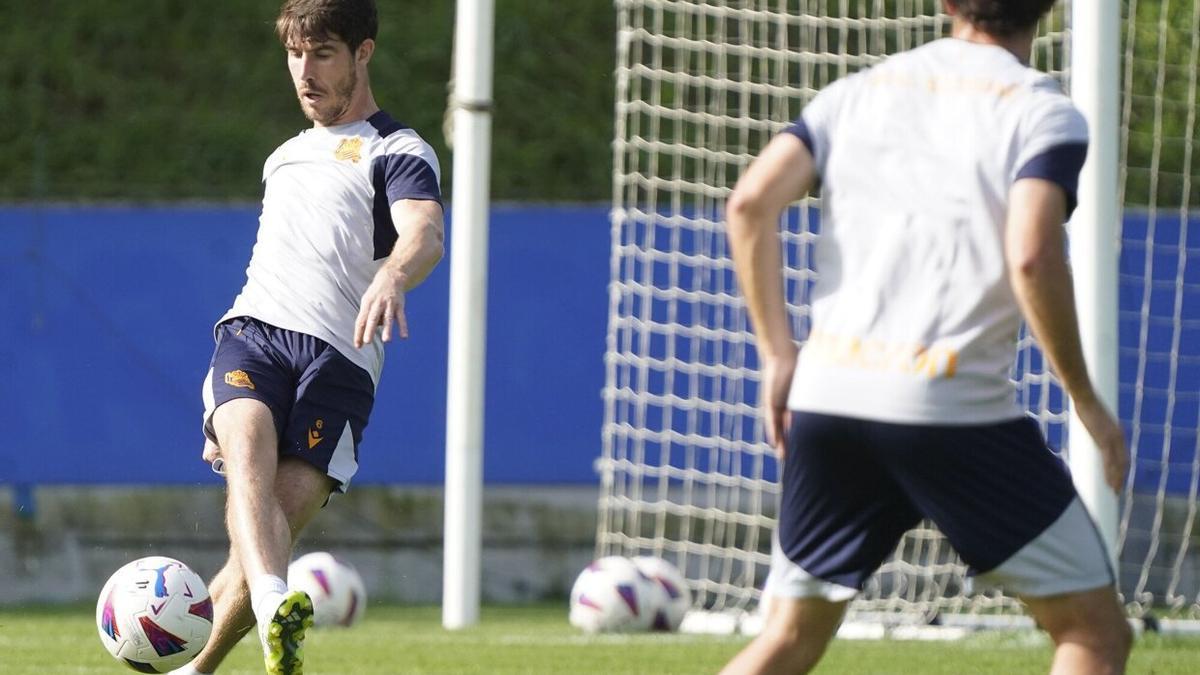 Aritz Elustondo, durante un entrenamiento en Zubieta. / RUBEN PLAZA