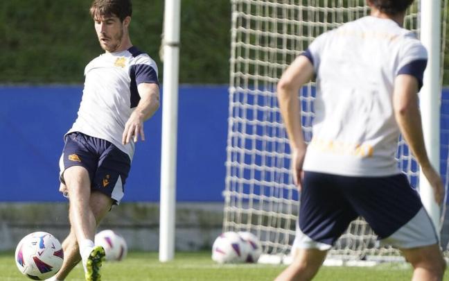 Aritz Elustondo, durante un entrenamiento en Zubieta. / RUBEN PLAZA