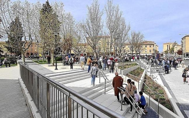 Vista panorámica del nuevo aspecto de la plaza del Padre Lasa.