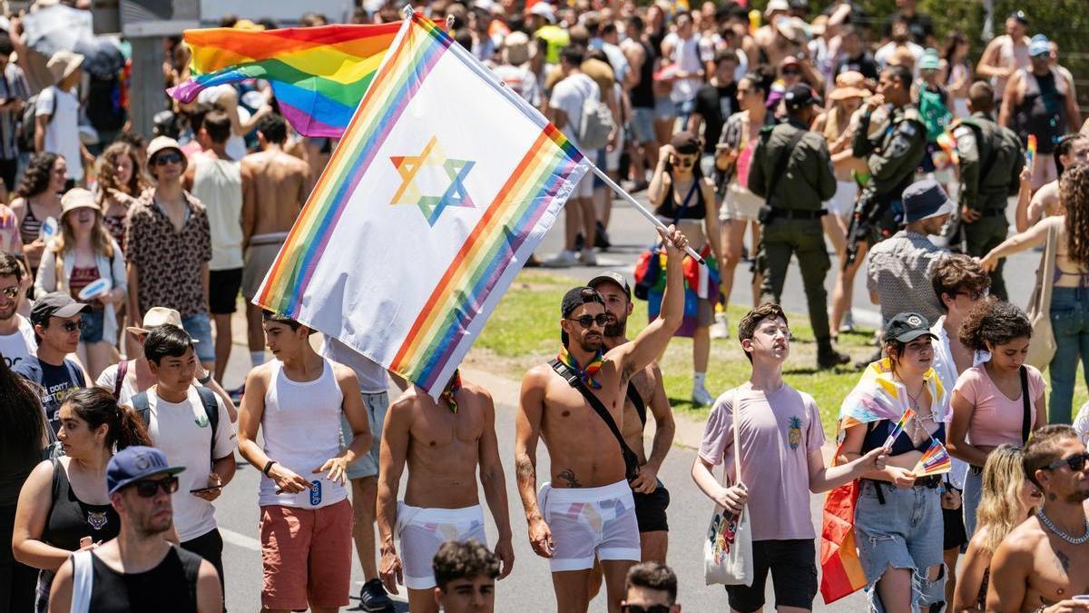 Participantes en la marcha del Orgullo LGTBI en Tel Aviv en 2022, en Israel.