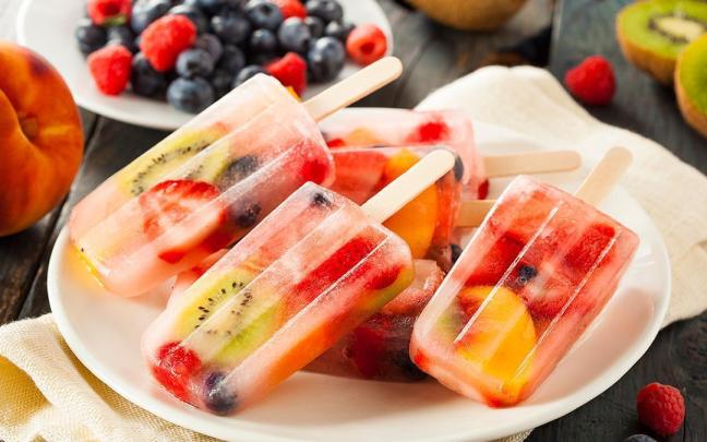 Polos de fruta troceada