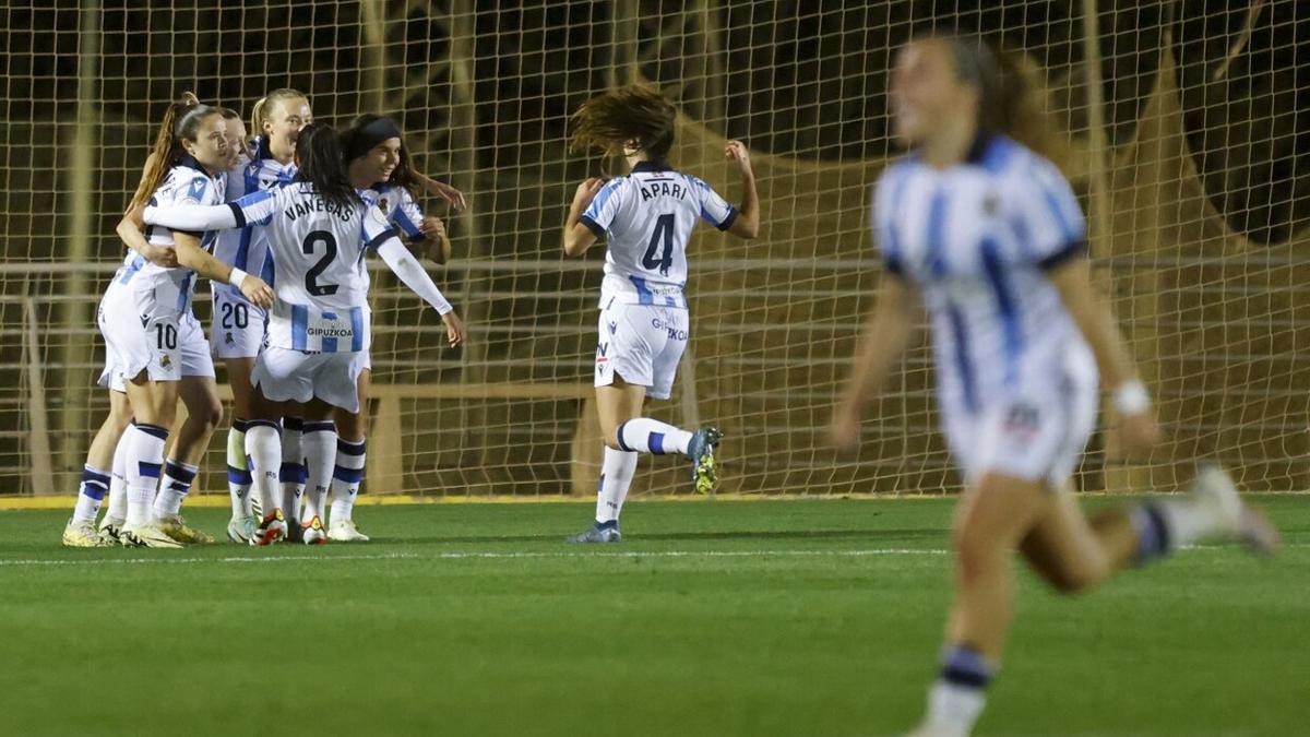 Las mejores imágenes del Real Sociedad - Levante de los cuartos de final de la Copa. / EFE