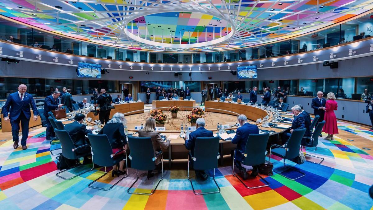 Líderes europeos en la cumbre del Consejo Europeo que comenzó hoy en Bruselas y que termina este viernes