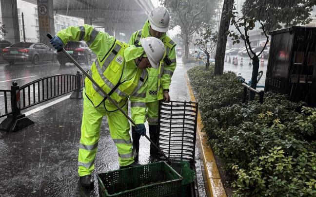 En imágenes: El tifón Dolphin deja lluvias récord y más de 1,6 millones de evacuados en China