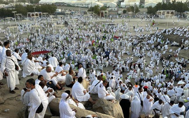 Cientos de musulmanes en el monte Arafat durante la peregrinación a La Meca, en Arabia Saudí. / EP Cientos de musulmanes en el monte Arafat durante la peregrinación a La Meca, en Arabia Saudí.
