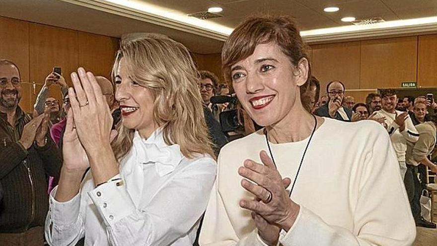 Yolanda Díaz arropa a Marta Lois como candidata a la Xunta. | FOTO: E. P.